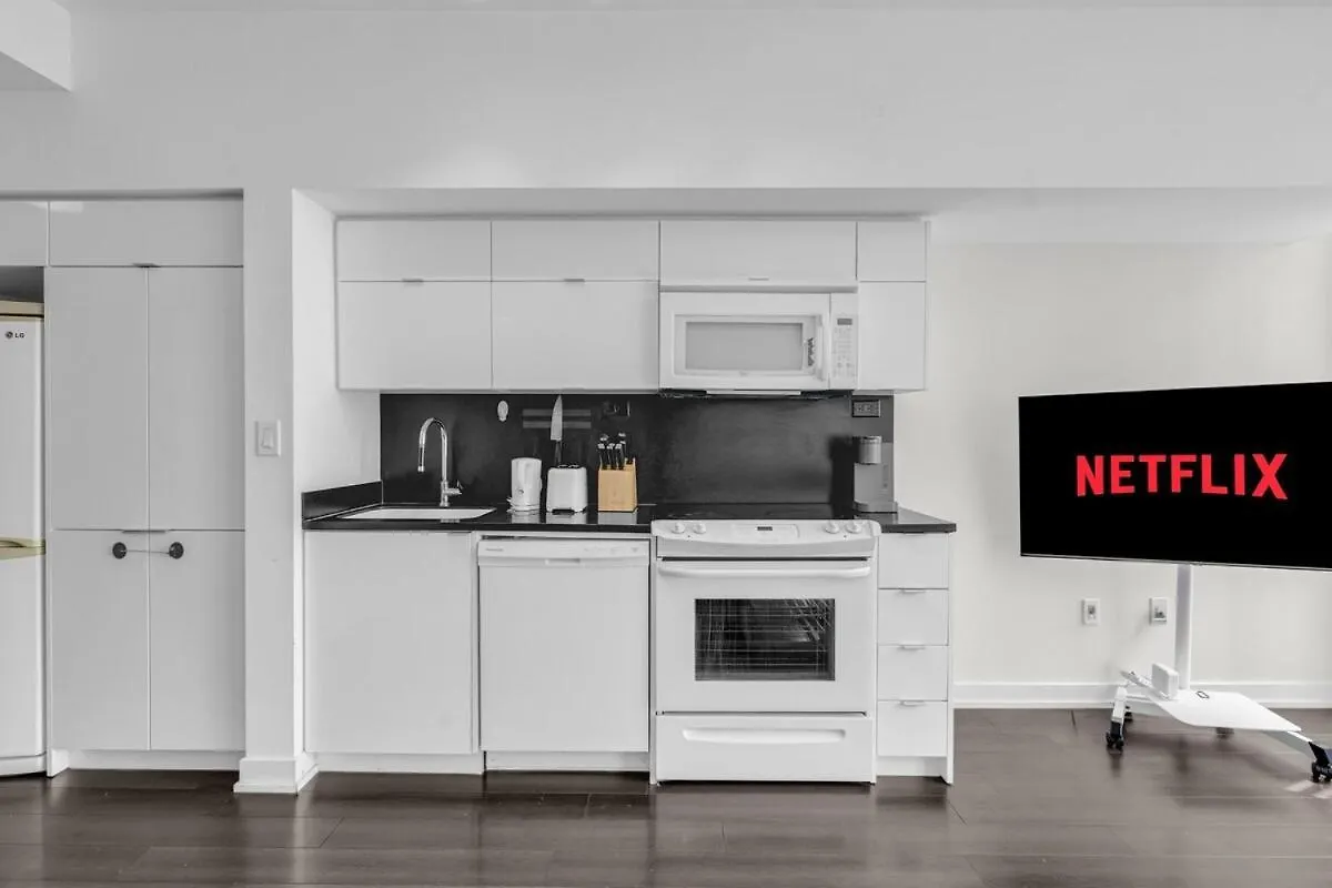 Prestige Downtown Suite - Free Parking Toronto Apartment
