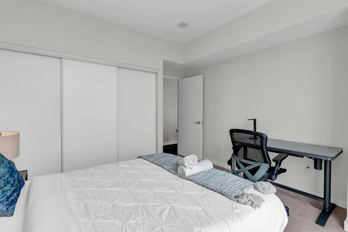 Prestige Downtown Suite - Free Parking Toronto