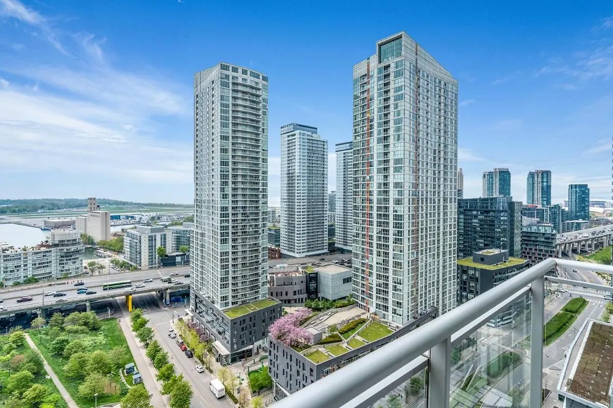 Prestige Downtown Suite - Free Parking Toronto Apartment
