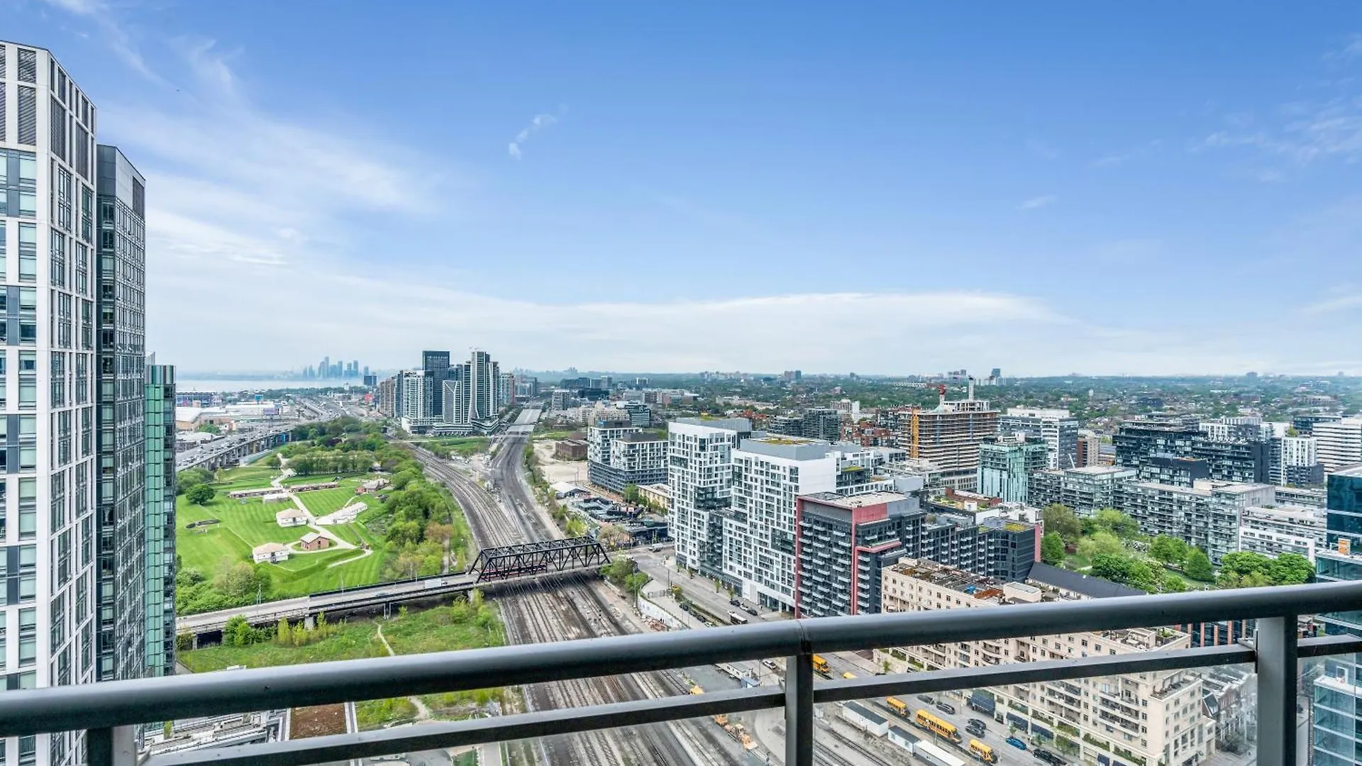Apartment Prestige Downtown Suite - Free Parking Toronto