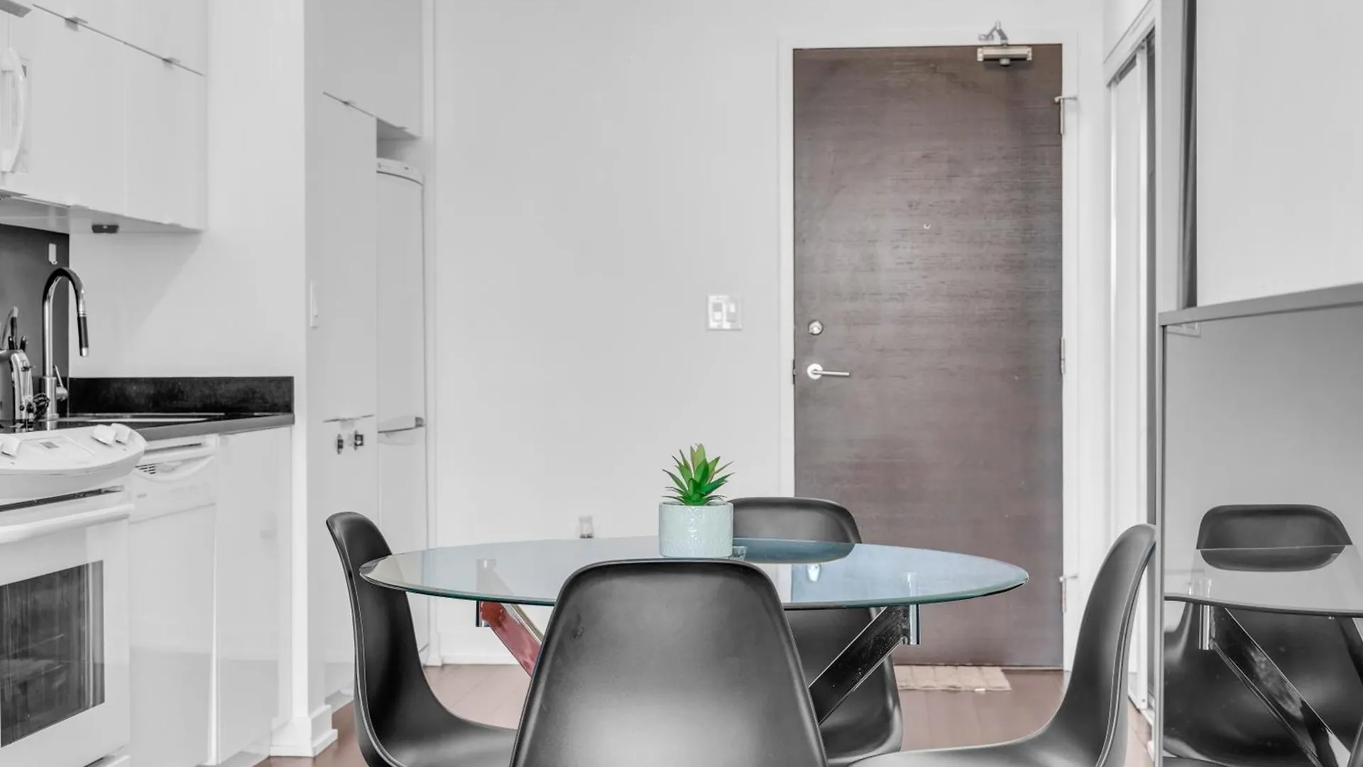 Prestige Downtown Suite - Free Parking Toronto 0*,