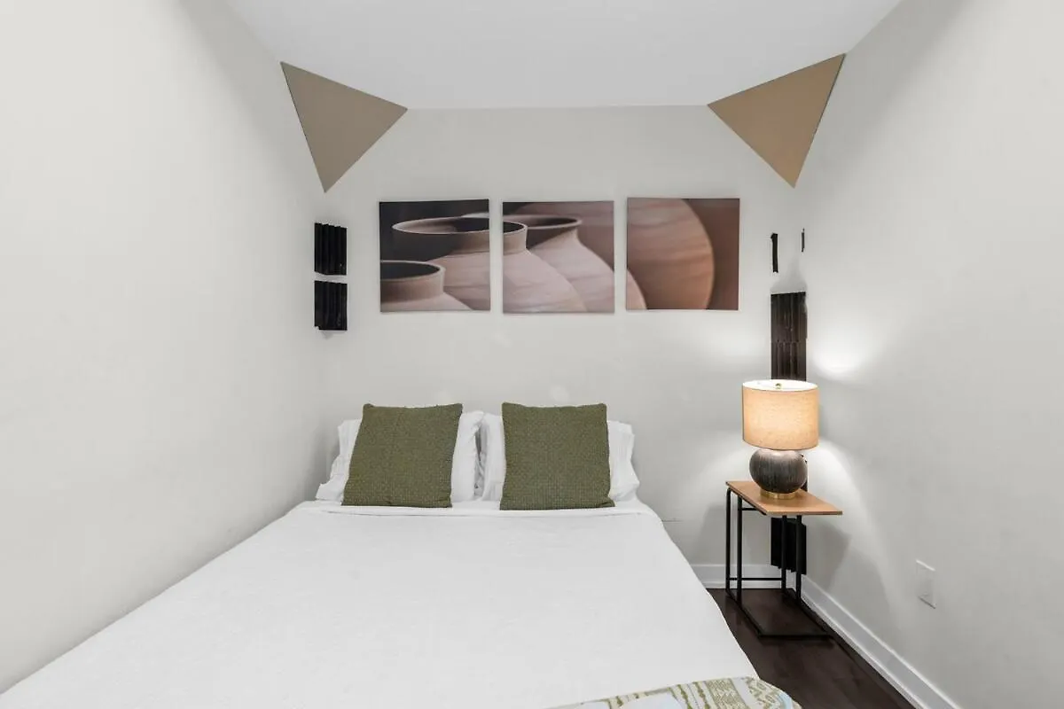 Prestige Downtown Suite - Free Parking Toronto